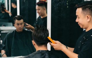 不推销、不办卡，李开复曾看好的快剪店，如今都走下坡路了？