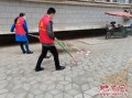 “走心”小事聚民心 郑州金水200多名志愿者走上街头“大扫除”