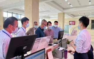 福建省泉州市行政服务中心局长走流程查短板 中心促提升暖民心