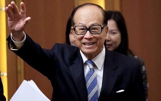 出售香港豪宅项目后，李嘉诚又减持内地银行，累计套现中国2500亿