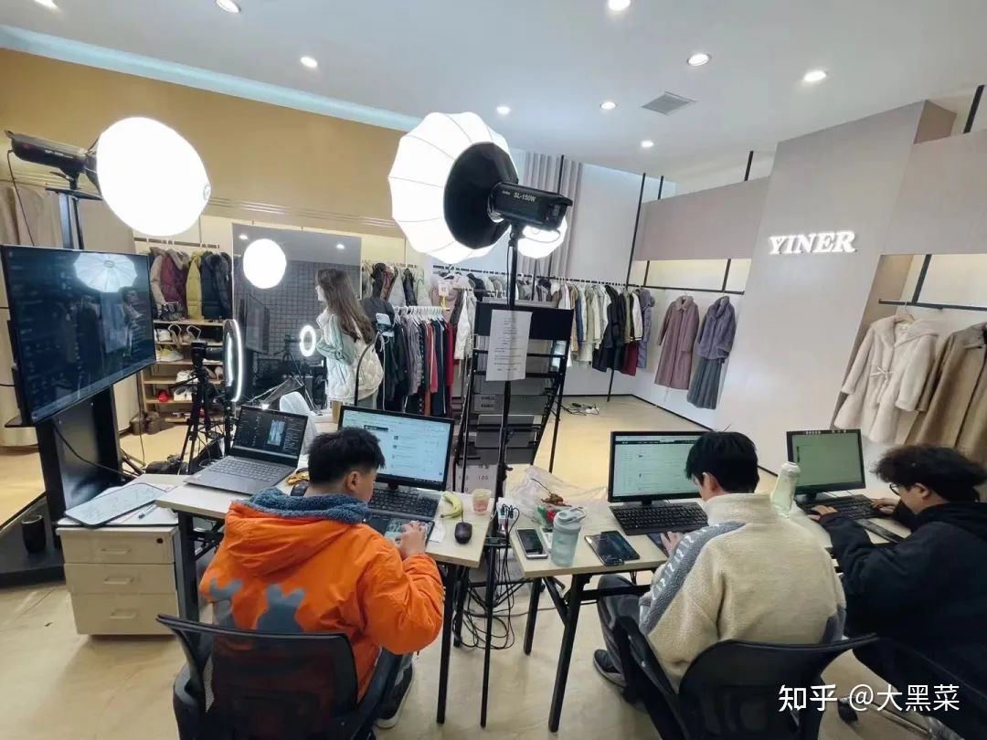 成交额半年增长超4倍,解密这家潮牌服装品牌怎样做视频号 ... ...-第3张图片-90博客网 成交额半年增长超4倍,解密这家潮牌服装品牌怎样做视频号 ... ...-第3张图片-90博客网