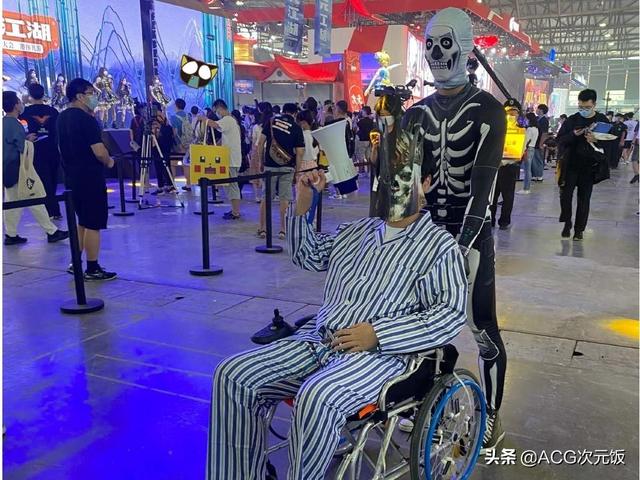 怀孕7月也要逛CJ！准妈妈还COS了洛天依，二次元从胎教开始？-第3张图片-90博客网