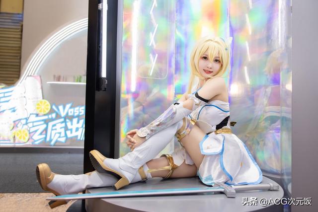 怀孕7月也要逛CJ！准妈妈还COS了洛天依，二次元从胎教开始？-第1张图片-90博客网