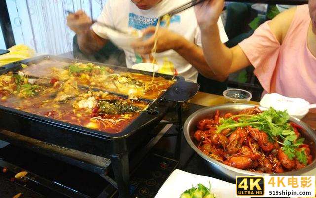 明亏暗赚！这家餐厅9.9元亏本卖烤鱼，月赚十万-第2张图片-90博客网