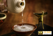 六天蒸发超2700亿！茅台跌落“神坛”，白酒还有空间吗？-第6张图片-90博客网