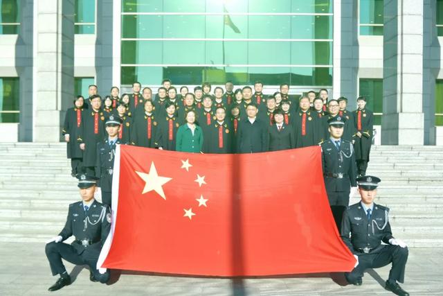 我是中华人民共和国法官，我宣誓......-第16张图片-90博客网