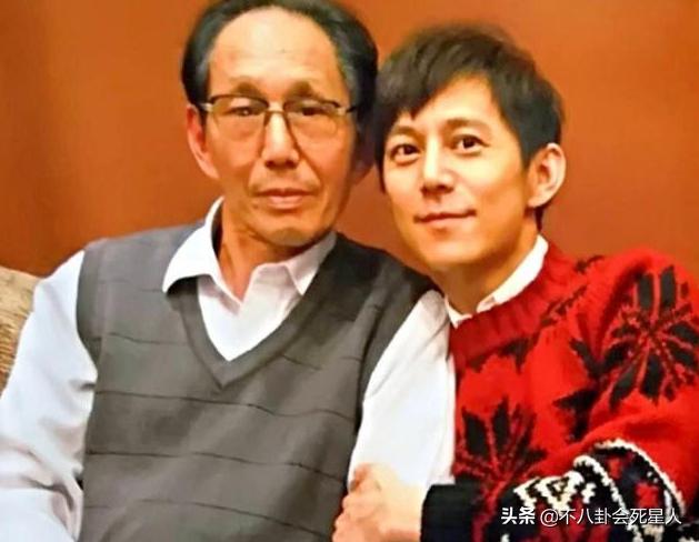 何炅口碑一再下跌，收礼事件、爸爸成被执行人，如今报警都被嘲-第20张图片-90博客网