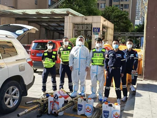 郑州4000余支志愿服务队“冲锋”在抗疫一线:希望用自己微薄力量守护我们的城市-第2张图片-90博客网 郑州4000余支志愿服务队“冲锋”在抗疫一线:希望用自己微薄力量守护我们的城市-第2张图片-90博客网