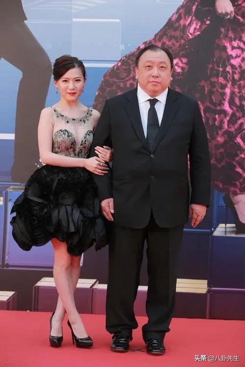 老爸长相一言难尽，女儿却貌美如花，这7对明星父女颜值差好大-第18张图片-90博客网