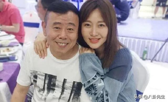 老爸长相一言难尽，女儿却貌美如花，这7对明星父女颜值差好大-第22张图片-90博客网