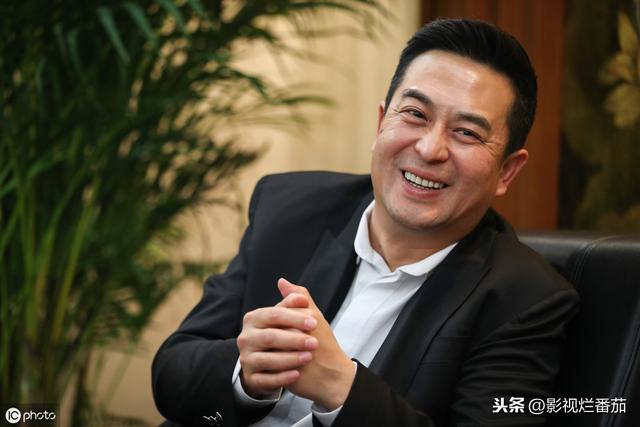 已婚男星的零花钱，邓超每月600不是最惨的，他平常就10块买水钱-第1张图片-90博客网