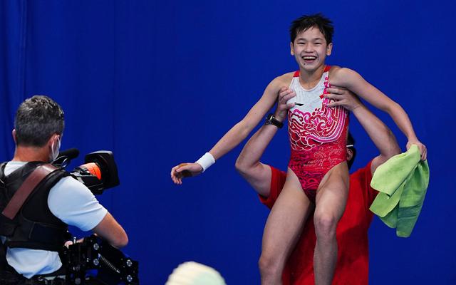 第33金！14岁全红婵女子10米台三跳满分轻松夺冠-第2张图片-90博客网