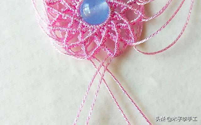 镂空香囊挂件的详细编织图解，步骤太多，保存下来慢慢看哦-第23张图片-90博客网