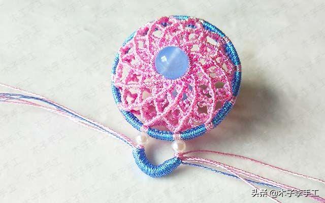 镂空香囊挂件的详细编织图解，步骤太多，保存下来慢慢看哦-第39张图片-90博客网