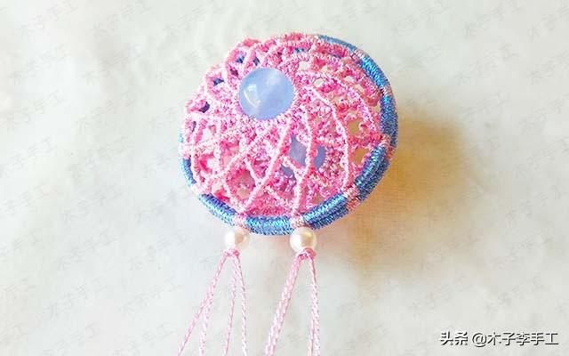 镂空香囊挂件的详细编织图解，步骤太多，保存下来慢慢看哦-第38张图片-90博客网