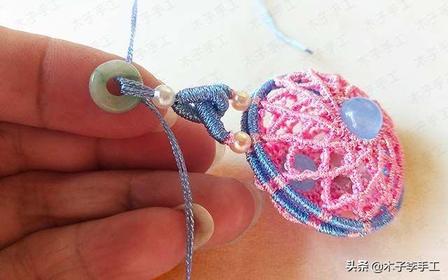 镂空香囊挂件的详细编织图解，步骤太多，保存下来慢慢看哦-第44张图片-90博客网