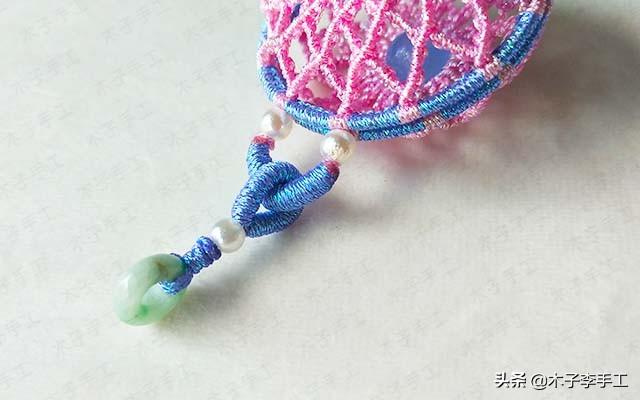 镂空香囊挂件的详细编织图解，步骤太多，保存下来慢慢看哦-第46张图片-90博客网