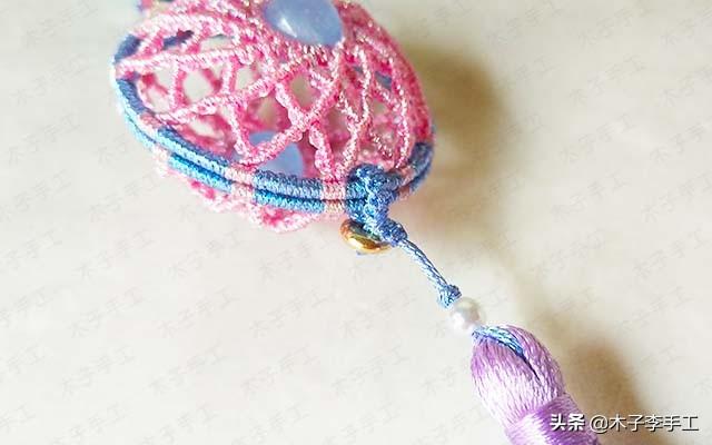 镂空香囊挂件的详细编织图解，步骤太多，保存下来慢慢看哦-第64张图片-90博客网