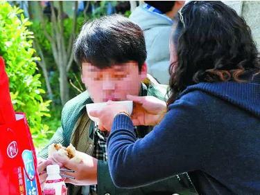 48岁男星老来得子，曾为省钱坚持搭地铁10年，如今却想为儿子买车-第5张图片-90博客网