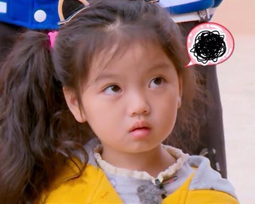 “我要挣钱养弟弟”，4岁阿拉蕾出道后年入百万养家，现状如何？-第1张图片-90博客网