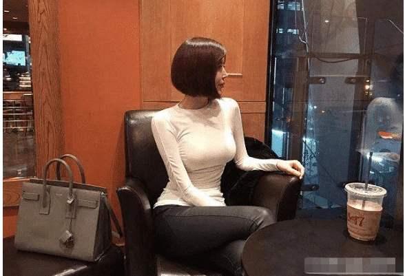 相差17岁的“母子恋”，本以为没好结果，看完女方照片后感觉赚了-第3张图片-90博客网
