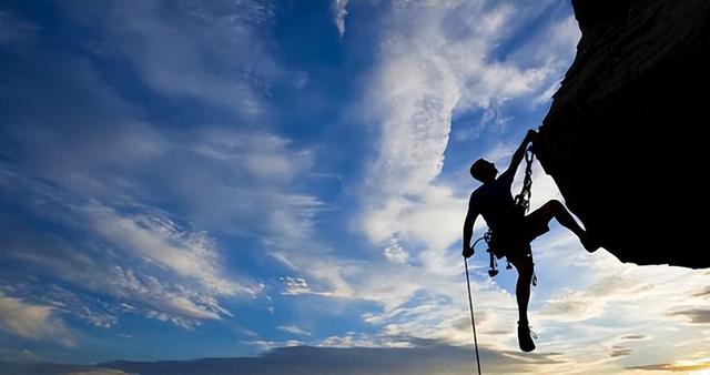 《销售技巧》：抱定必胜信心，攀登销售巅峰-第1张图片-90博客网