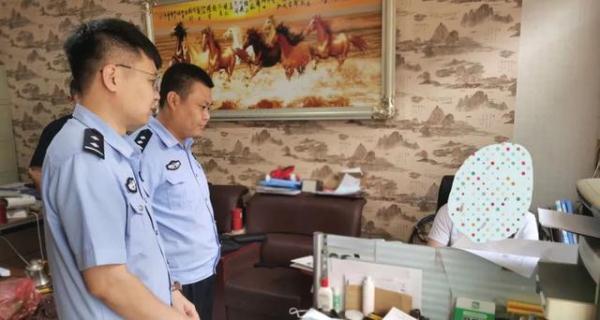 “老板”让转警察不让转，财务小张：我太难了-第2张图片-90博客网