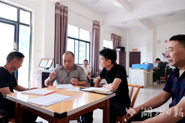 通城：第一书记变身“销售员”助力农产品找到“婆家”-第1张图片-90博客网