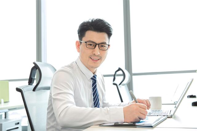 真正的职场高手,不是忙着挣钱,而是让自己更值钱!你认为呢?-第2张图片-90博客网 真正的职场高手,不是忙着挣钱,而是让自己更值钱!你认为呢?-第2张图片-90博客网