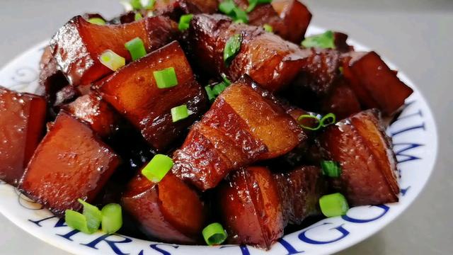 上了年龄要管住嘴,建议“4少吃,3多吃”,为了健康要懂得忌口-第1张图片-90博客网 上了年龄要管住嘴,建议“4少吃,3多吃”,为了健康要懂得忌口-第1张图片-90博客网