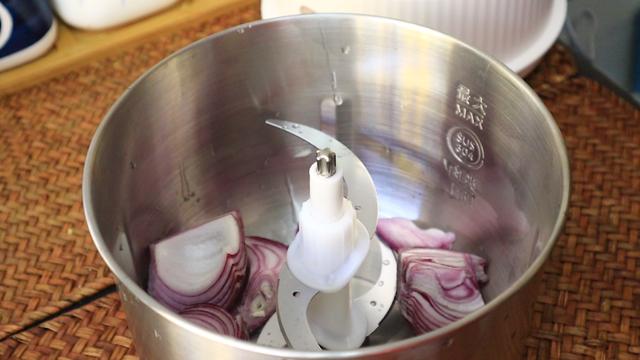 上了年龄要管住嘴,建议“4少吃,3多吃”,为了健康要懂得忌口-第6张图片-90博客网 上了年龄要管住嘴,建议“4少吃,3多吃”,为了健康要懂得忌口-第6张图片-90博客网