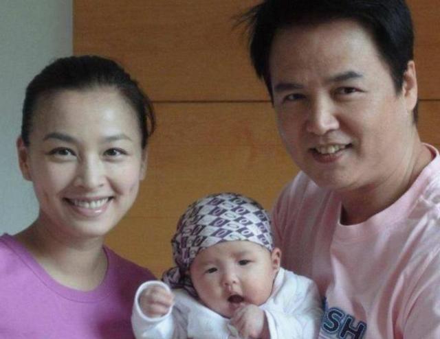 张庭夫妇和他们的“微商帝国”：从草根到明星富豪，路子很野-第3张图片-90博客网