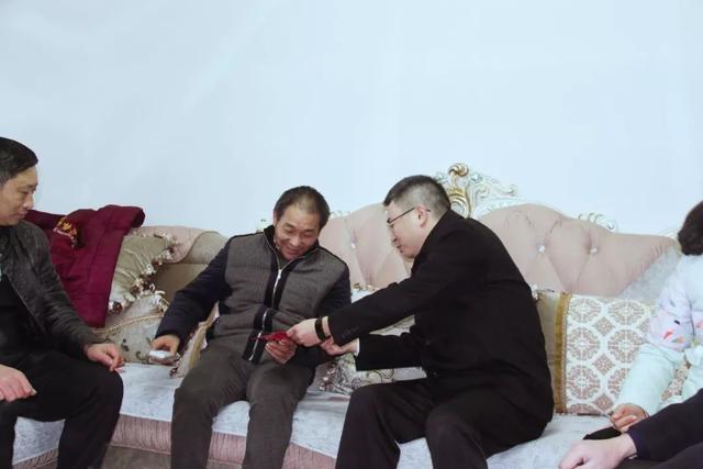 杨波区长看望慰问困境儿童-第3张图片-90博客网