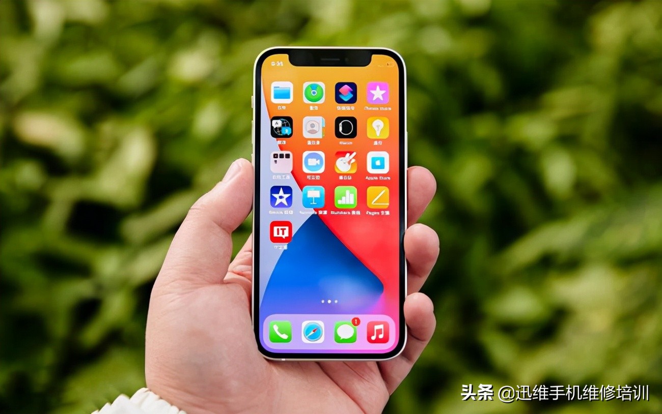 苹果手机充不进电怎么回事（自己修复iPhone充不进电）-第1张图片-90博客网
