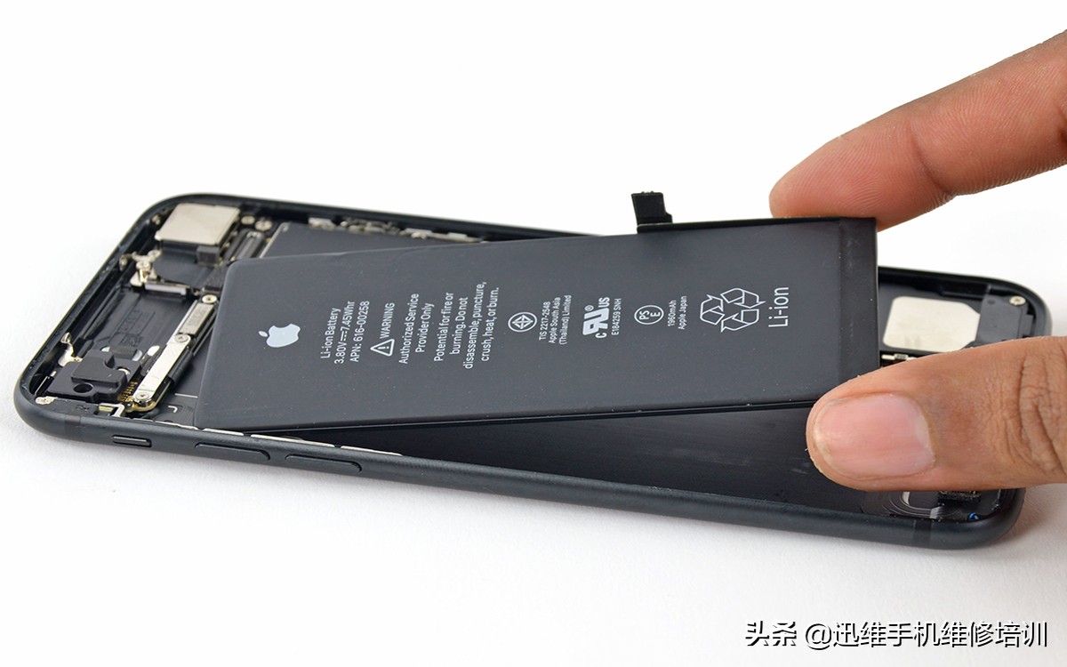 苹果手机充不进电怎么回事（自己修复iPhone充不进电）-第5张图片-90博客网